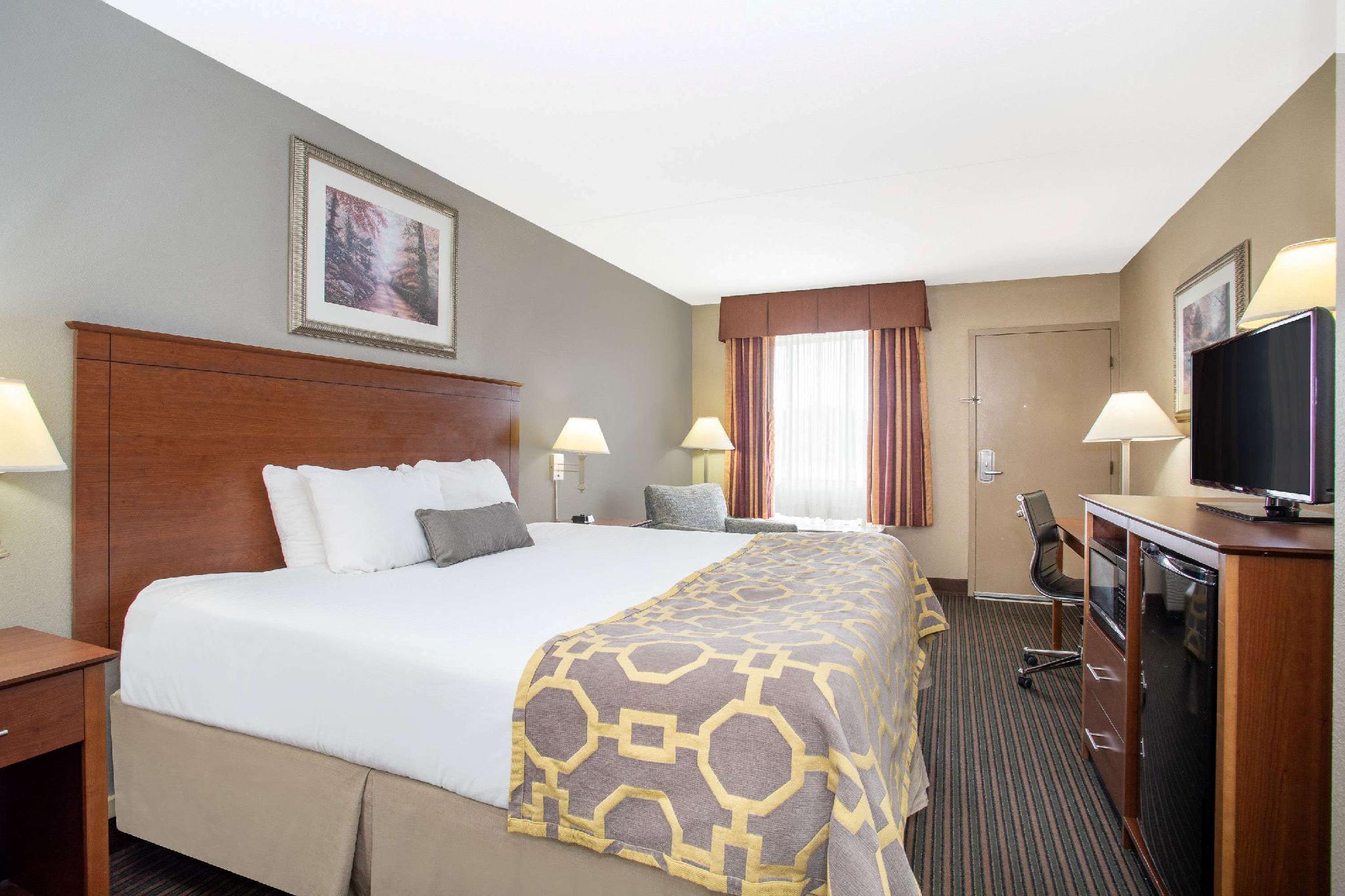 Baymont By Wyndham Hays Hotel Exterior photo