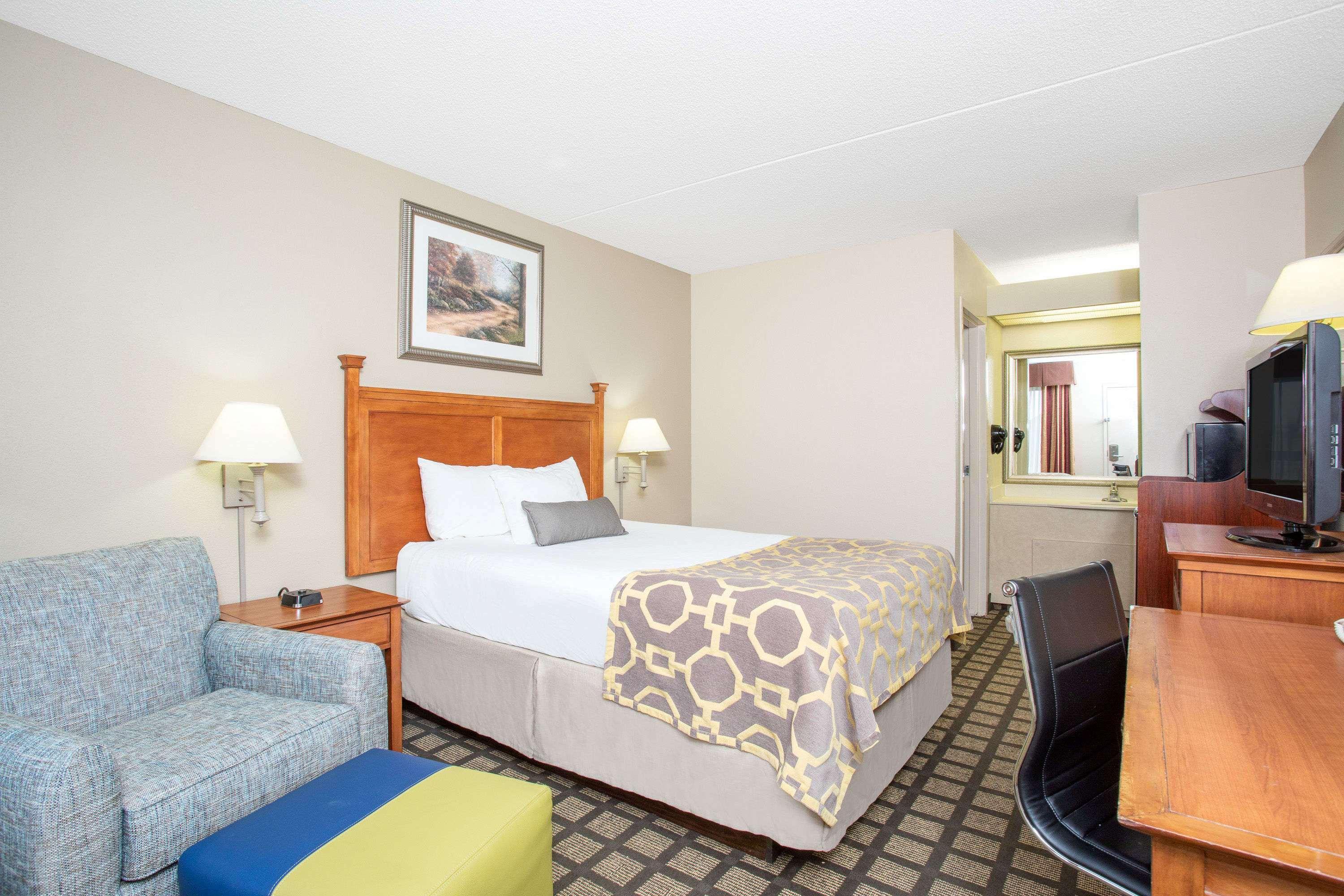 Baymont By Wyndham Hays Hotel Exterior photo