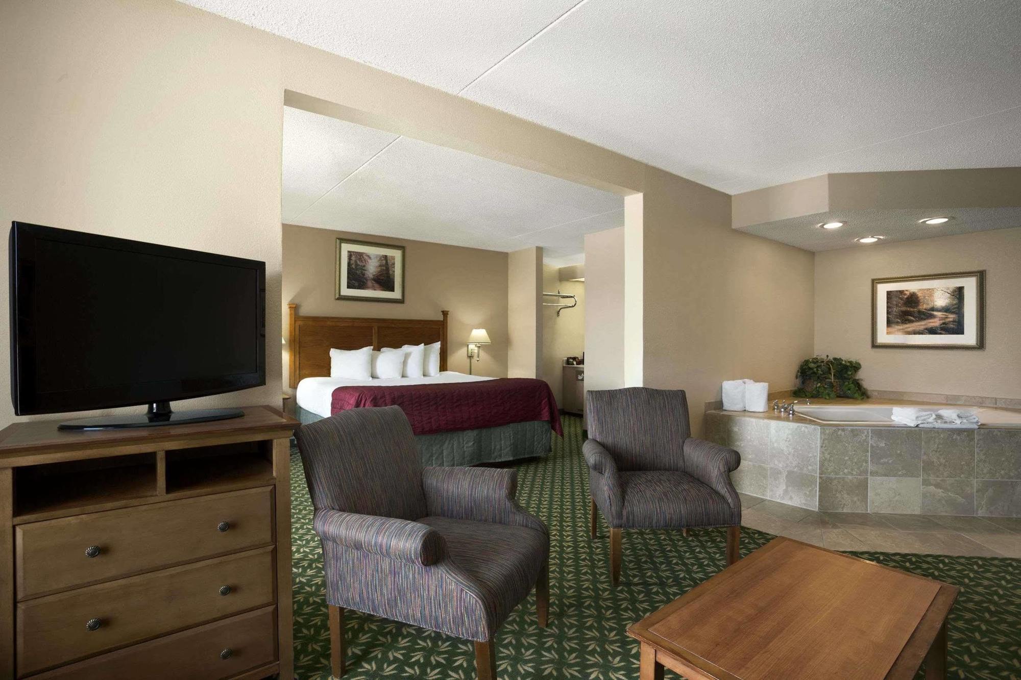 Baymont By Wyndham Hays Hotel Exterior photo